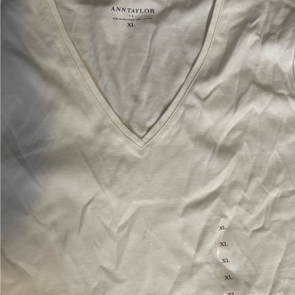 Ann Taylor White V-Neck Top - Picture 3 of 3
